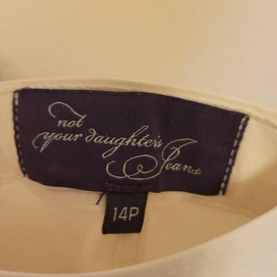 Lot 236: (2) Ladies Pants (white & Tan)