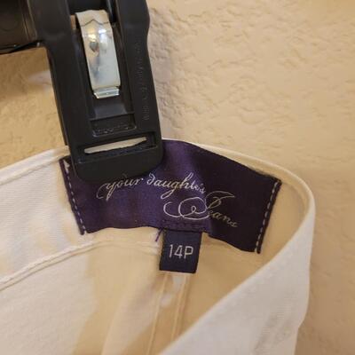 Lot 236: (2) Ladies Pants (white & Tan)