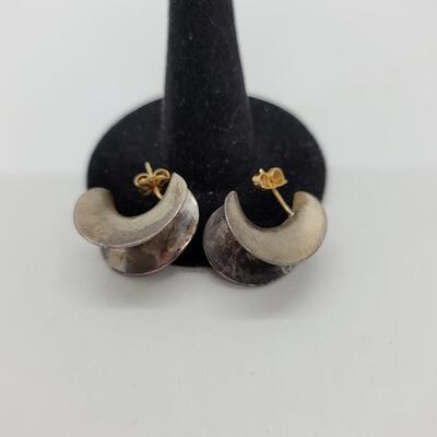 Lot J42 - .925 Silver Earrings with 585 Gold Pierced Posts.