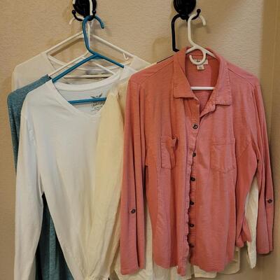 Lot 239: Ladies Long Sleeve Shirts (5)