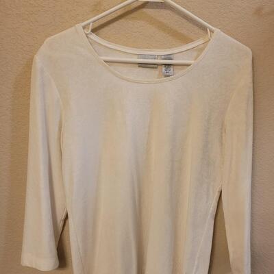 Lot 239: Ladies Long Sleeve Shirts (5)
