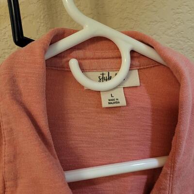 Lot 239: Ladies Long Sleeve Shirts (5)