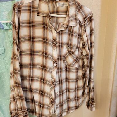 Lot 240: Ladies Long Sleeve Shirts (5)