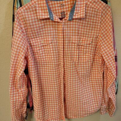 Lot 240: Ladies Long Sleeve Shirts (5)