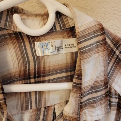 Lot 240: Ladies Long Sleeve Shirts (5)