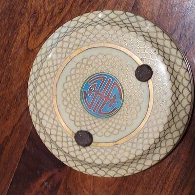 Lot 242: Cloisonne Round Box