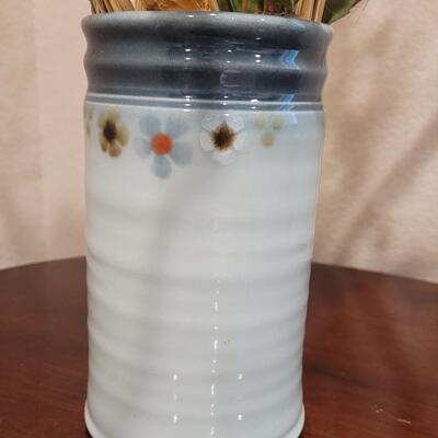 Lot 250: JIM SPEERS Signed Pottery with Floral Arrangement 