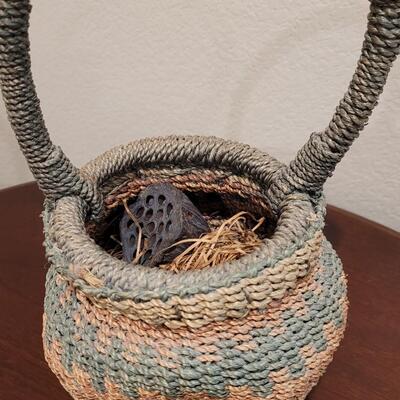 Lot 252: Handmade Basket