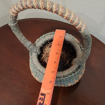 Lot 252: Handmade Basket