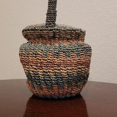 Lot 252: Handmade Basket