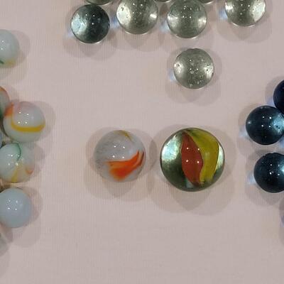 Lot 257: Vintage Marbles