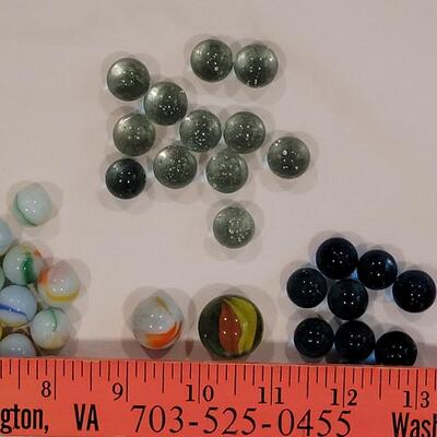 Lot 257: Vintage Marbles