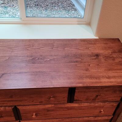 Lot 258: Dresser (long)