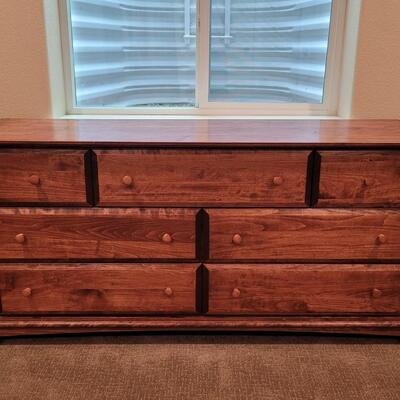 Lot 258: Dresser (long)