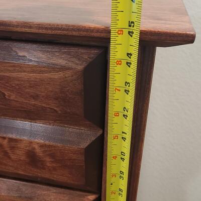 Lot 271: Dresser (tall)