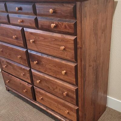 Lot 271: Dresser (tall)