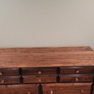 Lot 271: Dresser (tall)