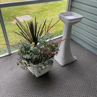 430-Wicker Plant Basket & Pedestal Stand w/Artificial Flower Arrangement 
