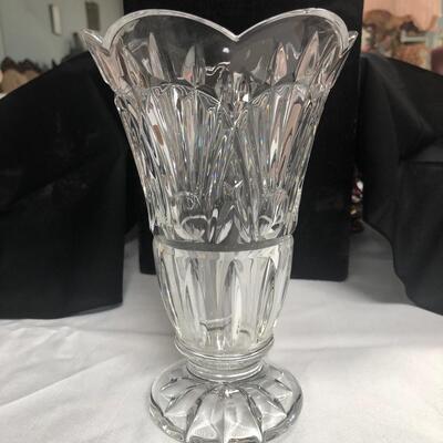 Lead crystal scalloped edge vase