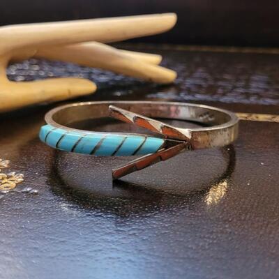 Lot 286: Vintage MEXICO Sterling Silver and Turquiose Cuff JEWELRY