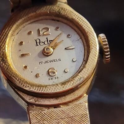 Lot 292: Vintage PEDRE 17 Jewel Flip Top Ladies Manual Wind Watch WORKS
