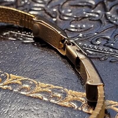 Lot 292: Vintage PEDRE 17 Jewel Flip Top Ladies Manual Wind Watch WORKS
