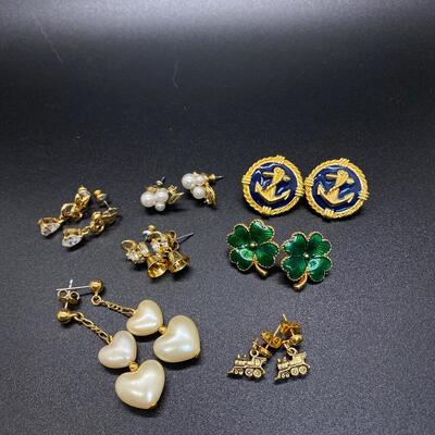 7 Pairs of Goldtone Earrings