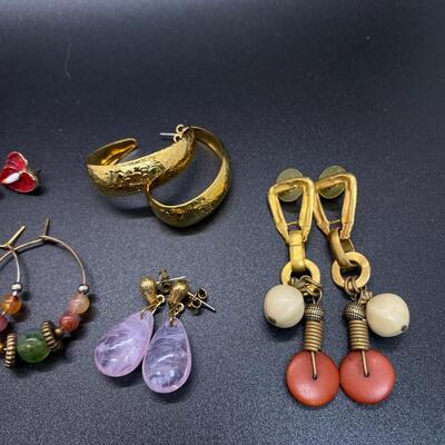 Set of 5 Goldtone Stone & Natural Styles