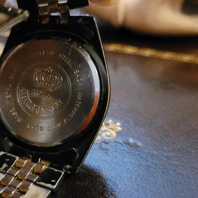 Lot 295: Vintage JULES JURGENSEN Quartz Watch UNISEX Needs Battery 