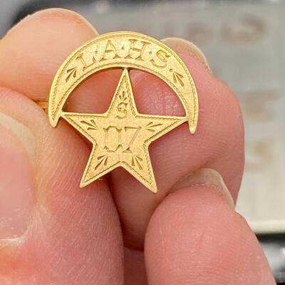 Antique 14k Yellow Gold LAHS 07 School Pin