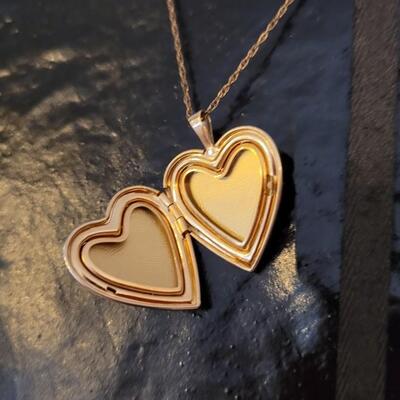Lot 299: Vintage Gold Plated Lover's Locket and Necklace 