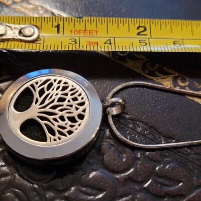 Lot 307: Vintage Sterling Silver Necklace w/ Silver Tone Tree Family Locket 