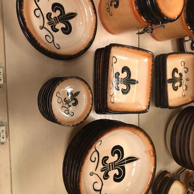 Vintage Fleur de lis dinnerware-38 pieces