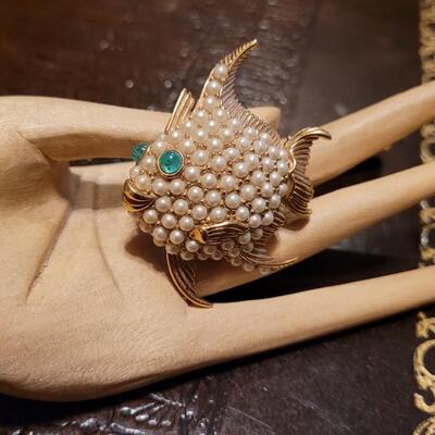 Lot 308: Vintage CINER Designer Fish Fashion Pin Brooch