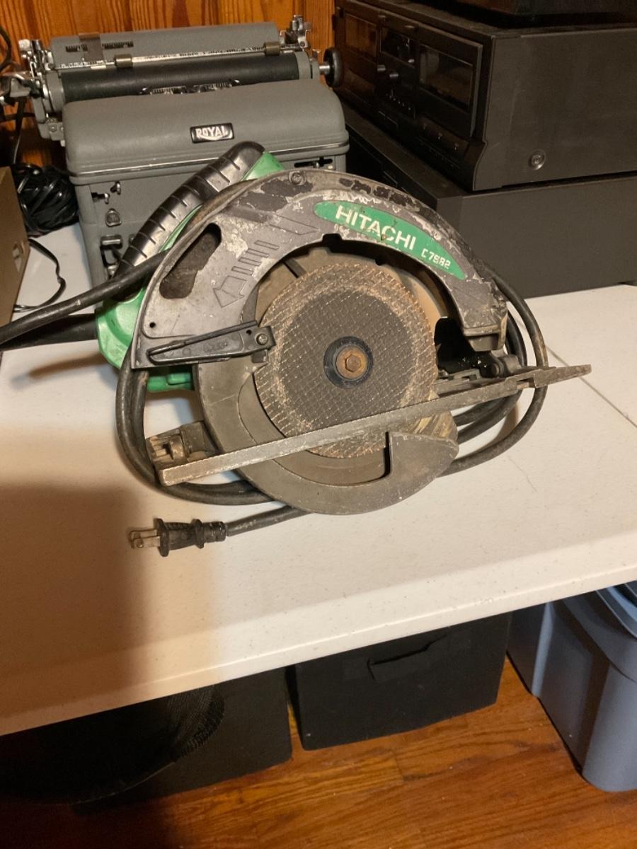 Hitachi circular saw