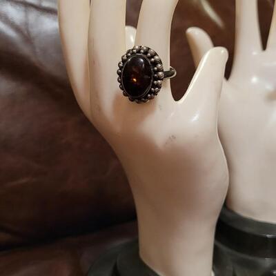 Lot 313: Vintage Sterling Silver AMBER w/ Inclusions Ring