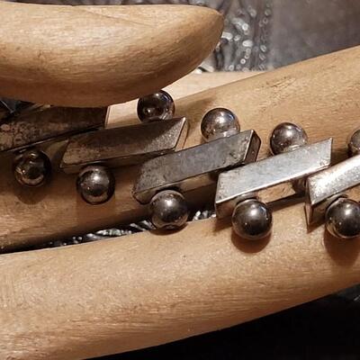 Lot 318: Vintage STERLING Silver Bracelet 