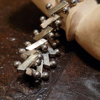Lot 318: Vintage STERLING Silver Bracelet 