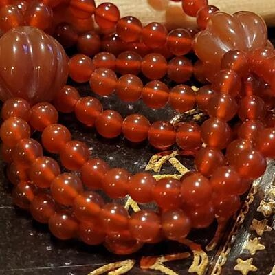 Lot 323: Vintage Asian CORNELIAN Bead Necklace with Matching Carved Dragon Pendant 