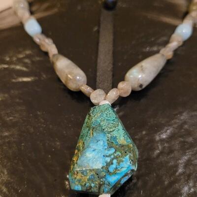 Lot 327: Jadeite Beaded Necklace w/ Stone Pendant 