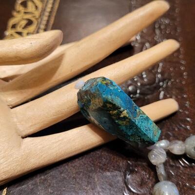 Lot 327: Jadeite Beaded Necklace w/ Stone Pendant 