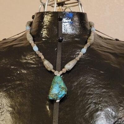 Lot 327: Jadeite Beaded Necklace w/ Stone Pendant 