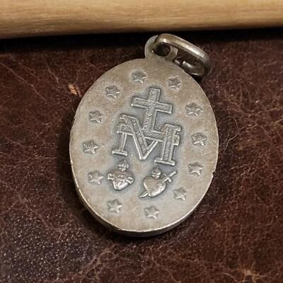 Lot 332: Religious Medals/Pendants