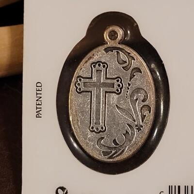 Lot 332: Religious Medals/Pendants