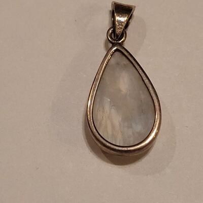Lot 355: Moonstone Pendant 