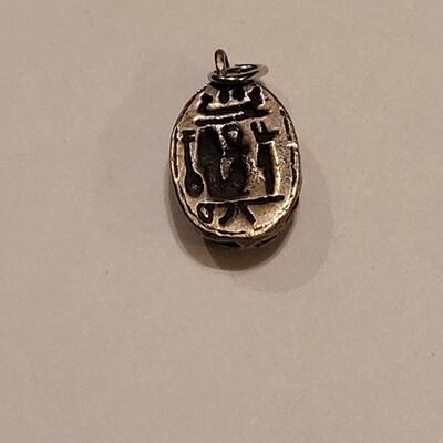 Lot 358: Pendant Lot