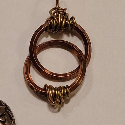 Lot 358: Pendant Lot