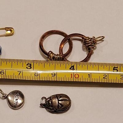 Lot 358: Pendant Lot