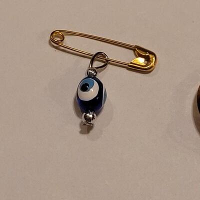 Lot 358: Pendant Lot