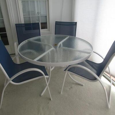 Nice Outdoor Patio Chair and Table Set